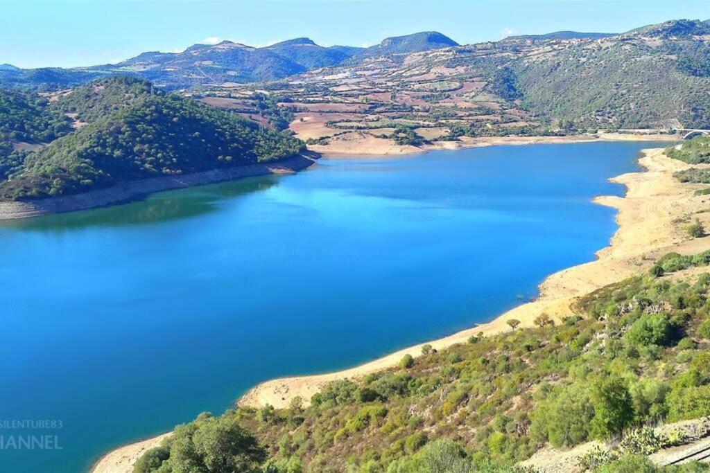 FERULA romantica mansarda tra fiumi e montagne Sardegna Seùlo Esterno foto