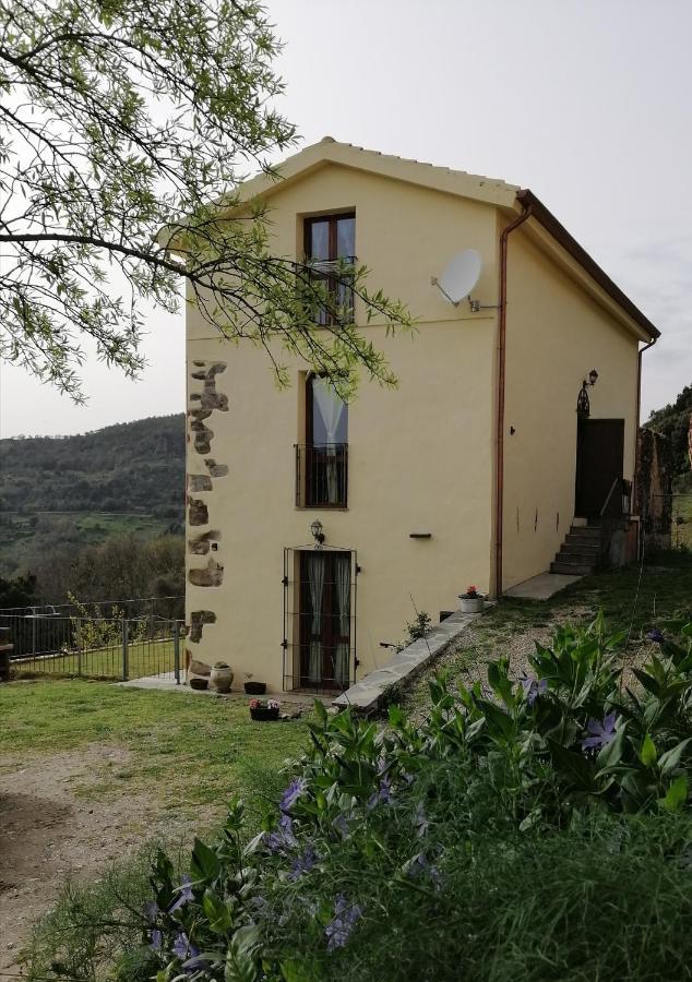 FERULA romantica mansarda tra fiumi e montagne Sardegna Villa Seùlo Esterno foto